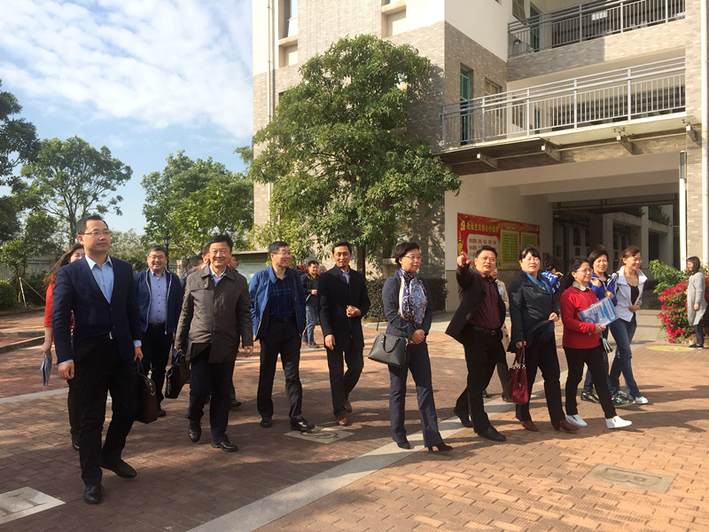 参观考察赤湾学校_副本.jpg